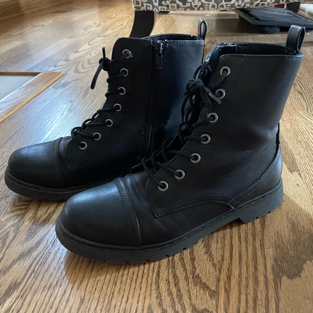 Combat Boots - size 7